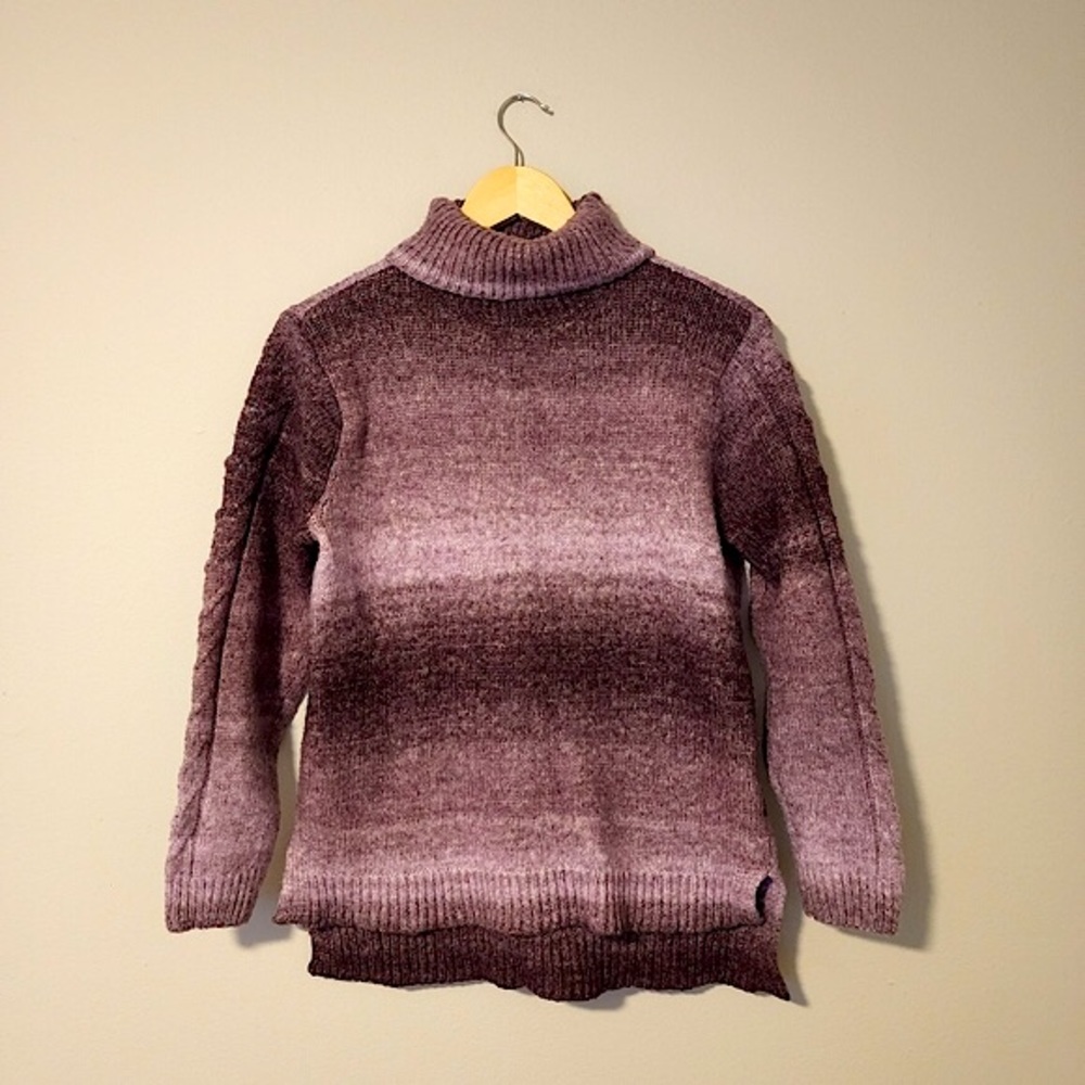Vera Wang Purple Turtleneck Sweater Size Small